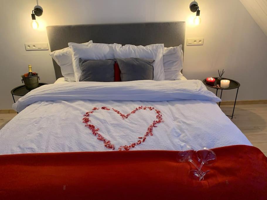 Lovely 1-Bedroom Appartement Le Joyau With Indoor Pool And Sauna Lasne 外观 照片